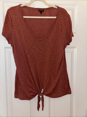 Express Women's Rust Tie-Front V-Neck Short Sleeve Tee - L